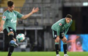 Schalke 04 players attacked with eggs after relegation