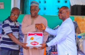 MARHABA FM ON BEHALF OF THE MUSLIM COMMUNITIES DONATES FOR THE SECOND TIME TO THE AKOSOMBO SPILLAGE VICTIMS IN SOUTH TONGU